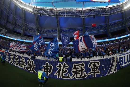 小男孩醒来发现被戴困龙锁