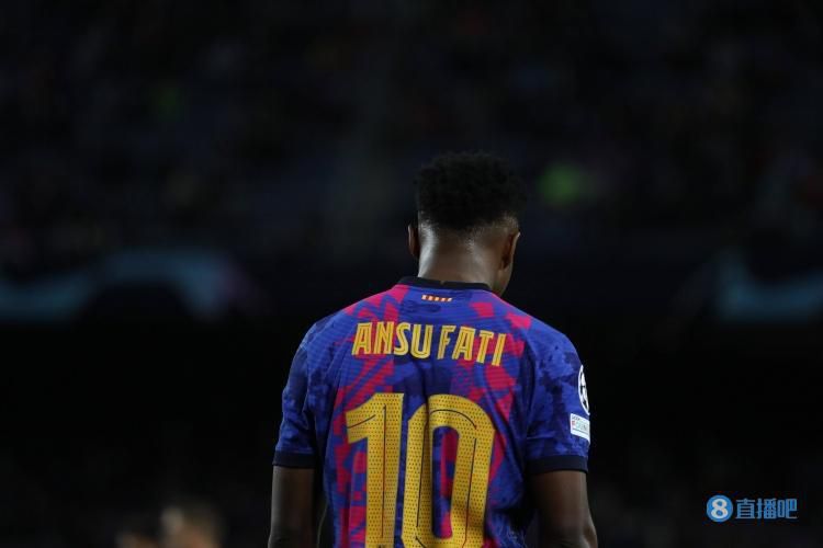 美女成母狗